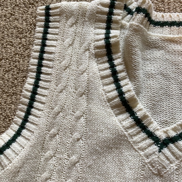 SHEIN V neck Knit Argyle Cream and Green Sweater Vest - Picture 2 of 6